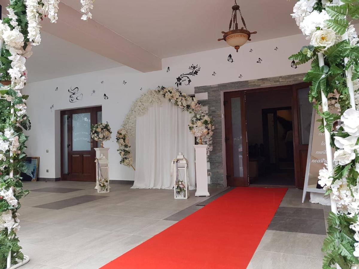 Perla Padurii Hotel Valea Mare  Ngoại thất bức ảnh